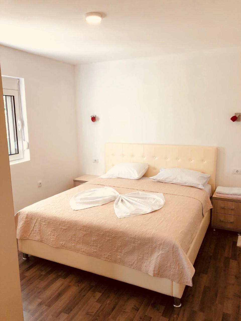 Delfini Holiday Homes 울친 외부 사진